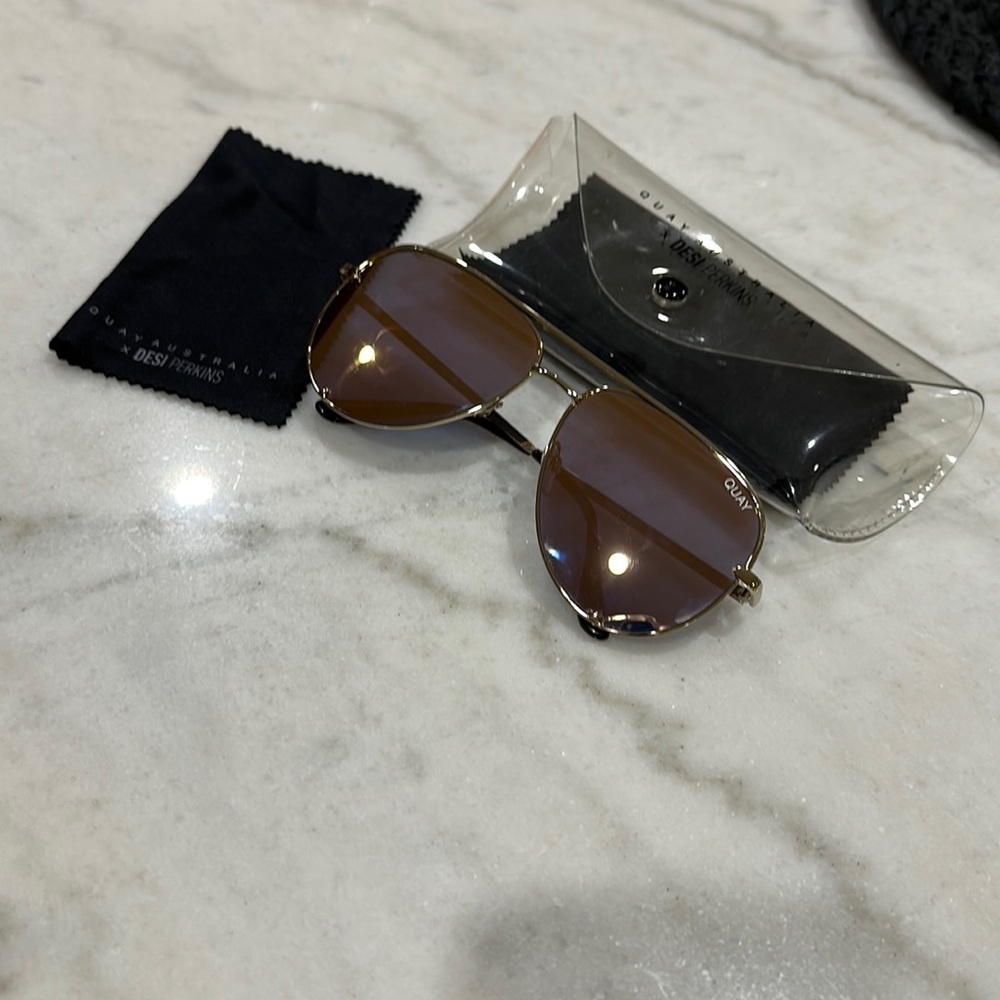 Quay Australia X Desi Perkins High Keys Gold